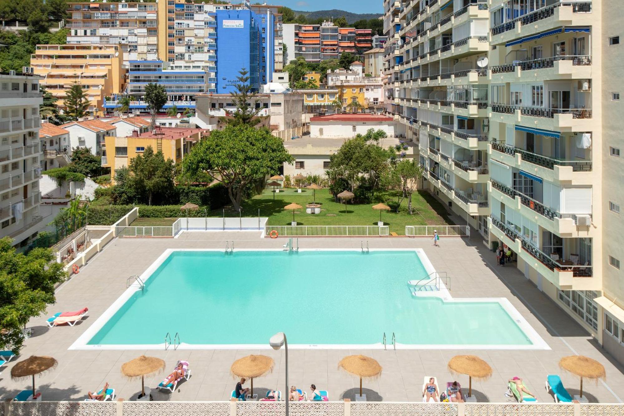Apartamentos Nucleo Cristal Torremolinos Exterior photo